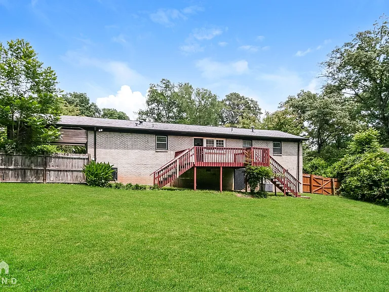 6220 Leslie Dr — Photo 17