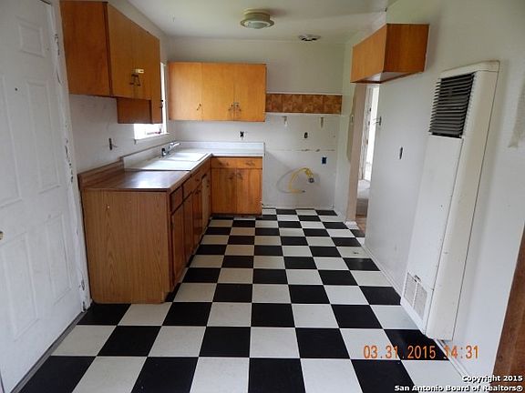 4th image of 603 Kopplow Pl