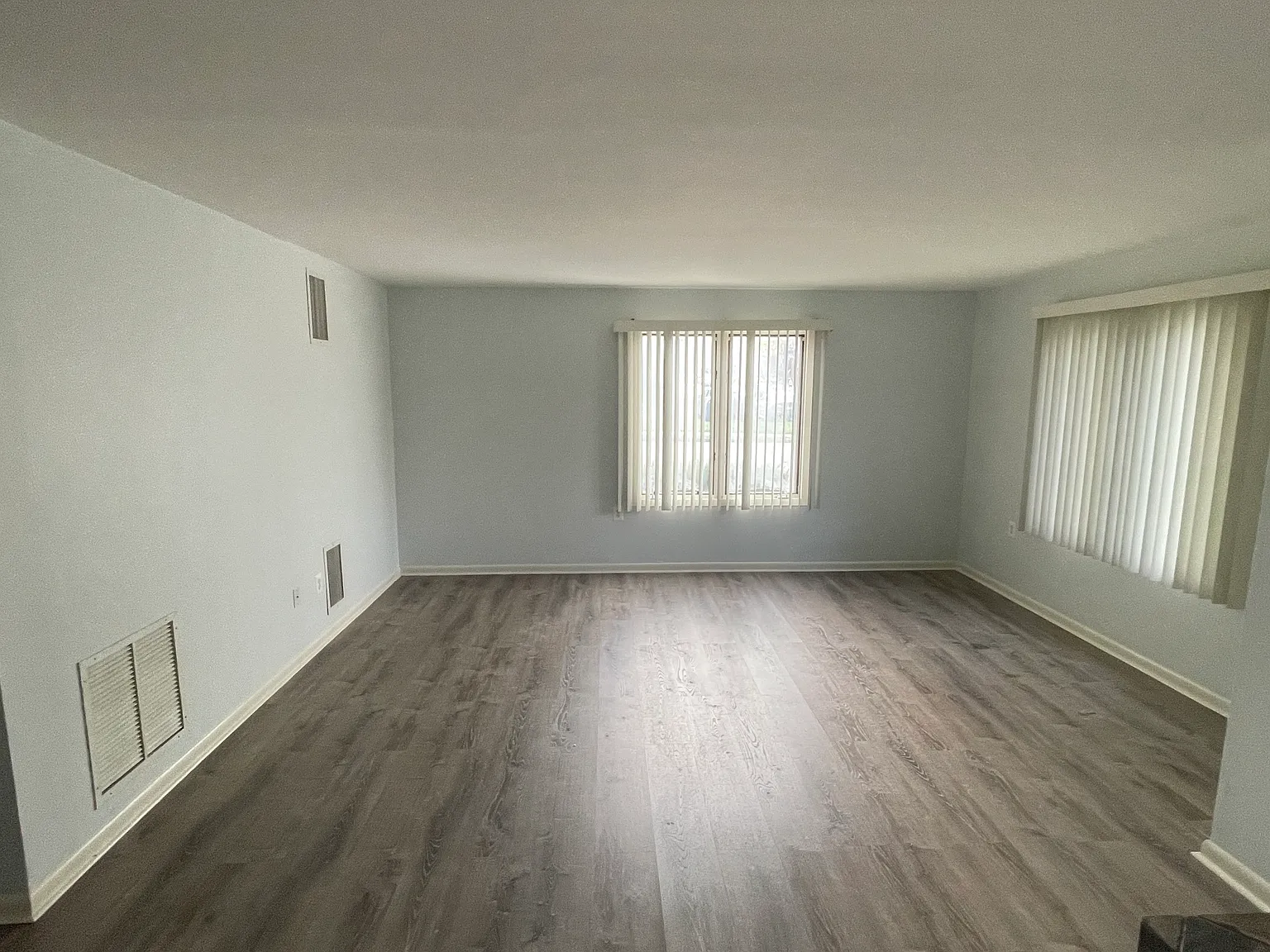 50 E Blackwell St — Photo 3