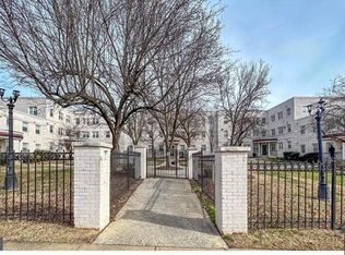 3876 9th St SE APT 302, Washington, DC 20032