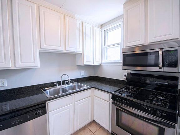 5th image of 512 S Lazelle St #512