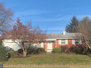 17 Black Pine Dr, Hamilton, NJ 08610