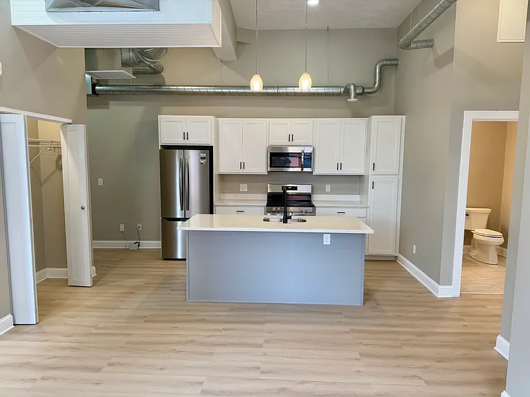 347-355 Main St #4 — Photo 5