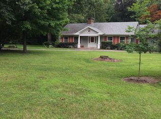 38W233 Deerpath Rd, Batavia, IL 60510