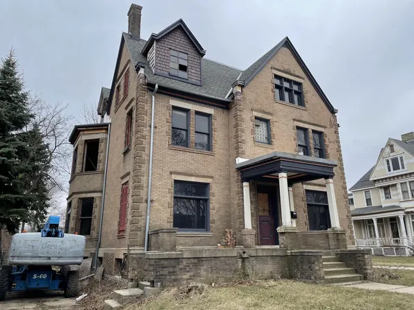 3005 West Kilbourn AVENUE, Milwaukee, WI 53208