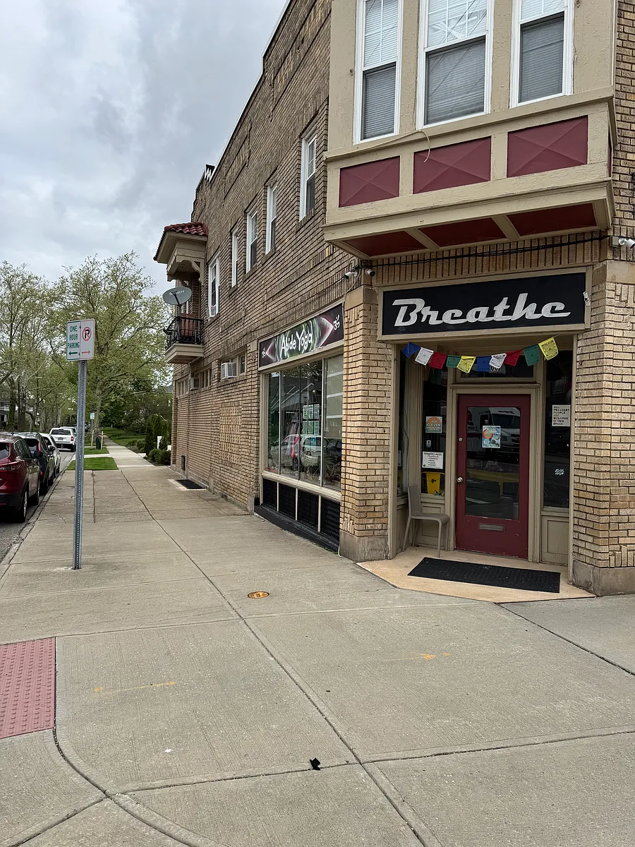 Building Photo - 13003 Larchmere Blvd #3