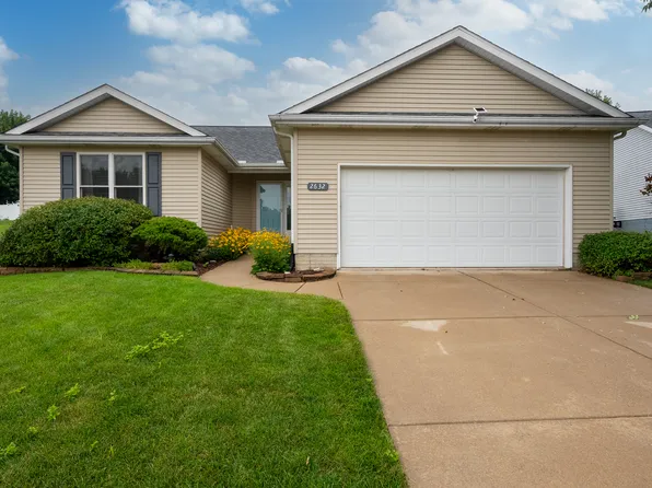 2632 Revo Rd, Davenport, IA 52806