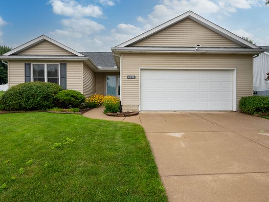 2632 Revo Rd, Davenport, IA 52806
