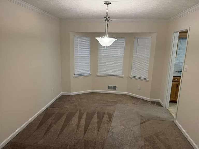 228 Solomon Dr — Photo 5