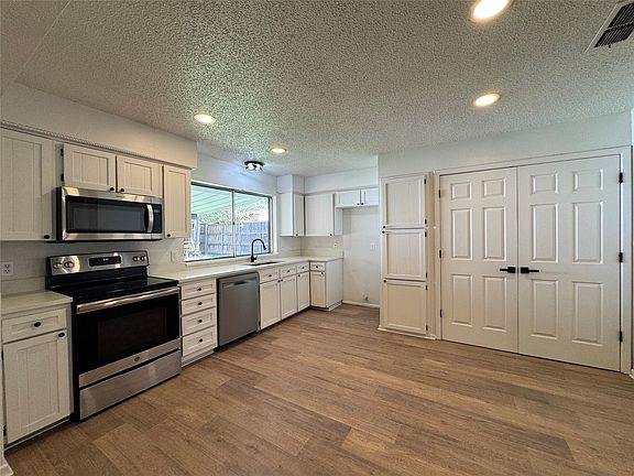 5th image of 6645 Starnes Rd