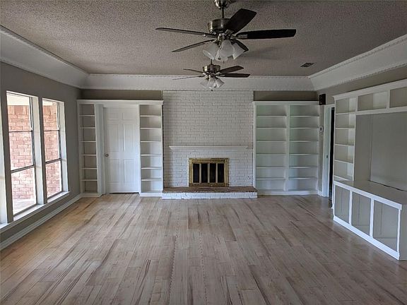 5th image of 901 Oakmont Ln N