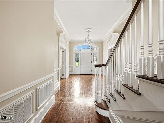 4th image of 4727 Rivoli Dr