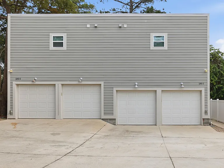 1241 N Bronough St — Photo 19
