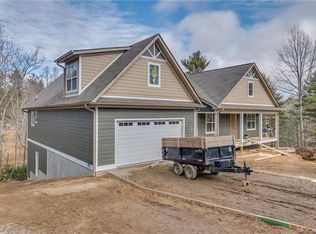 113 Wisdom Ln, Hendersonville, NC 28739
