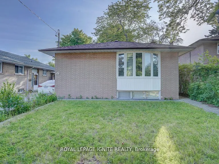 53 Sundance Cres #MAIN FL — Photo 2