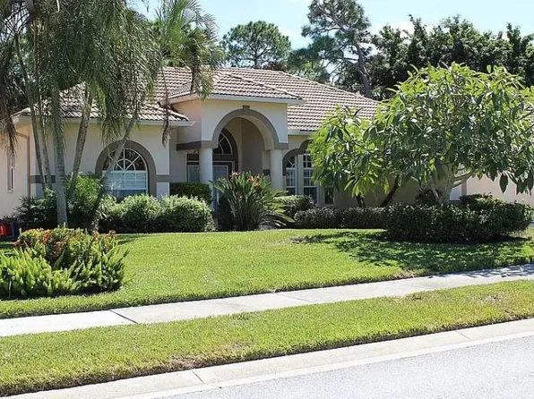5078 Seagrass Dr, Venice, FL 34293