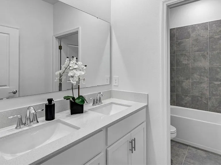 697 Peroni Ave — Photo 9