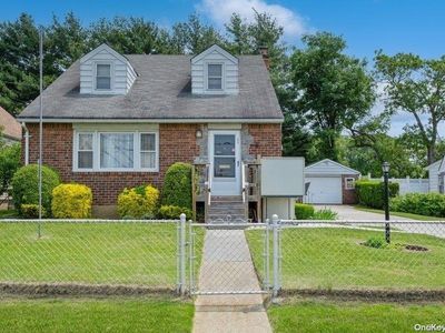 76 Barrymore Boulevard, Franklin Square, NY, 11010