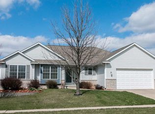 1445 Velvet Ln, North Liberty, IA 52317