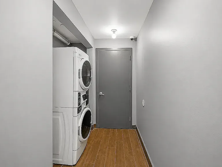 486 Harman St #2I — Photo 13