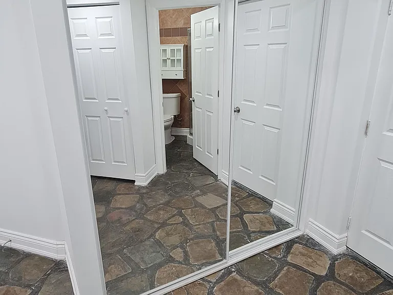 172 Lena Cres #2 — Photo 16