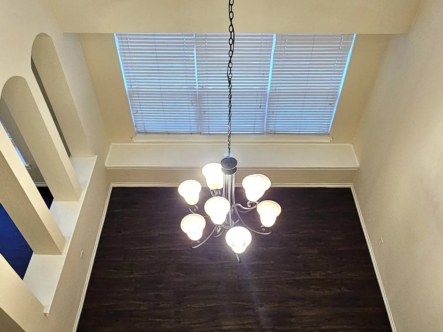 4 bed, 2.5 bath, 3056 sqft, $2,695 — Photo 3