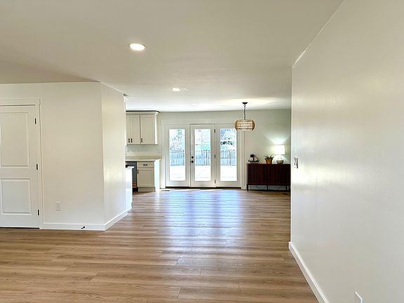 5th image of 4569 Tricia Dr