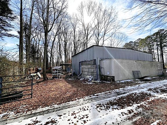 4th image of 2370 Briggs Rd