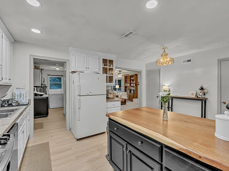 501 Euwanee Pl — Photo 10