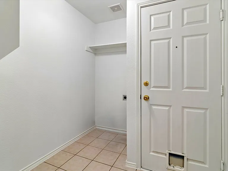 3300 Creekwood Dr — Photo 18