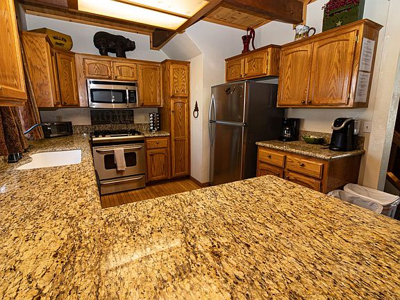 5th image of 890 Villa Grove Ave