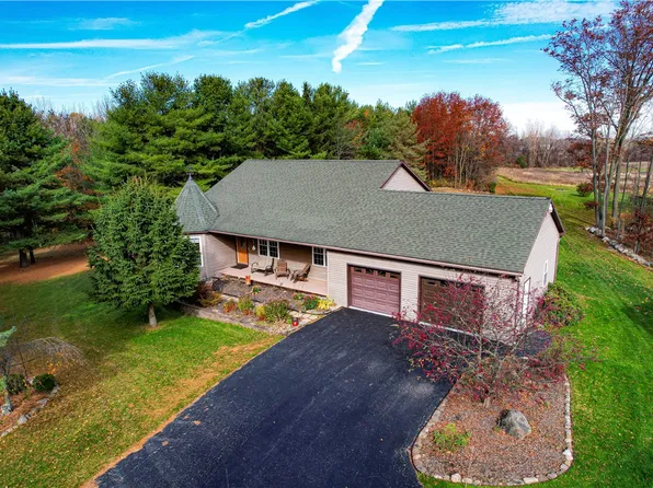 7711 Walker Rd, Le Roy, NY 14482