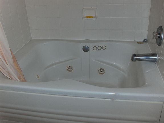 Jetted Master Tub