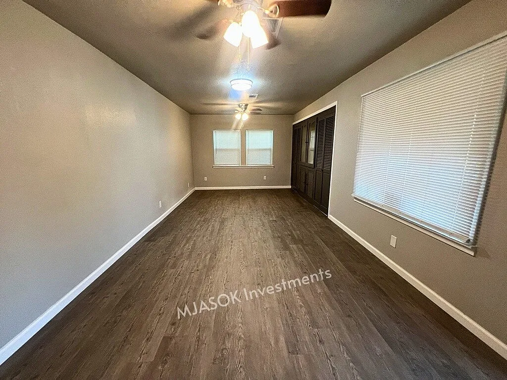 4 bed, 2.0 bath, 1375 sqft, $1,050 — Photo 3