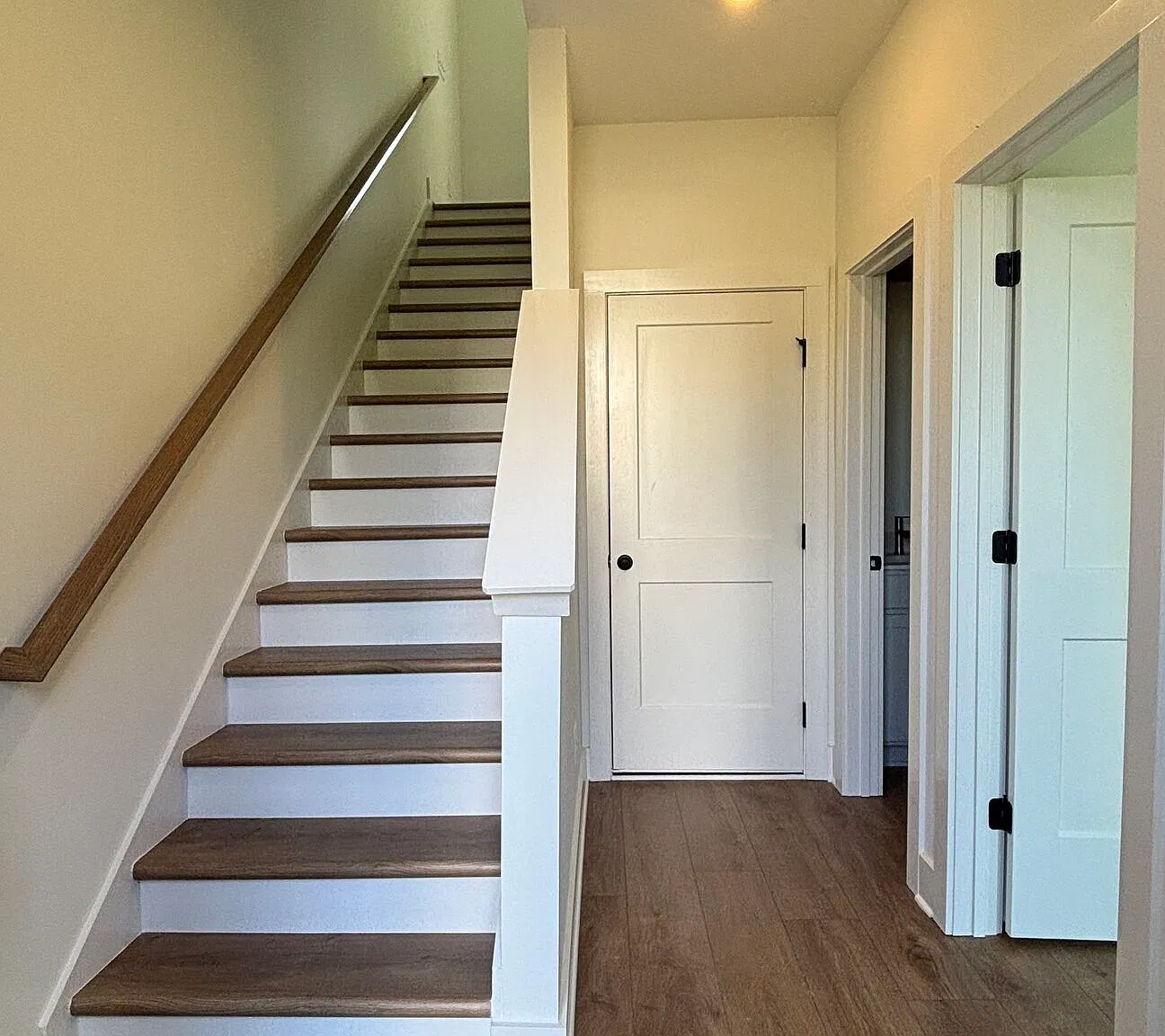 3 bed, 3.0 bath, $4,000 — Photo 2