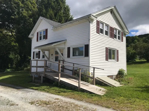 121 E Hoosac St, Adams, MA 01220