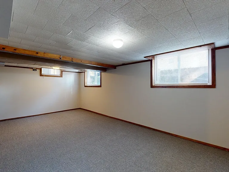 3121 Lincoln Way — Photo 17