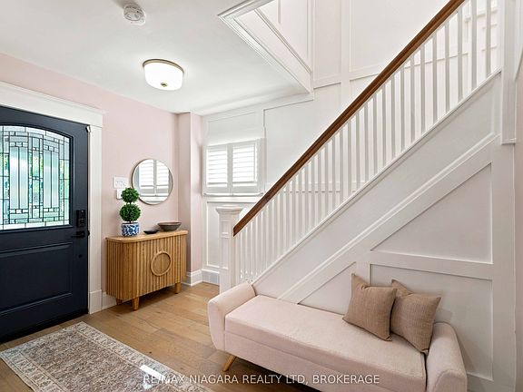 3rd image of 9 Johnston St