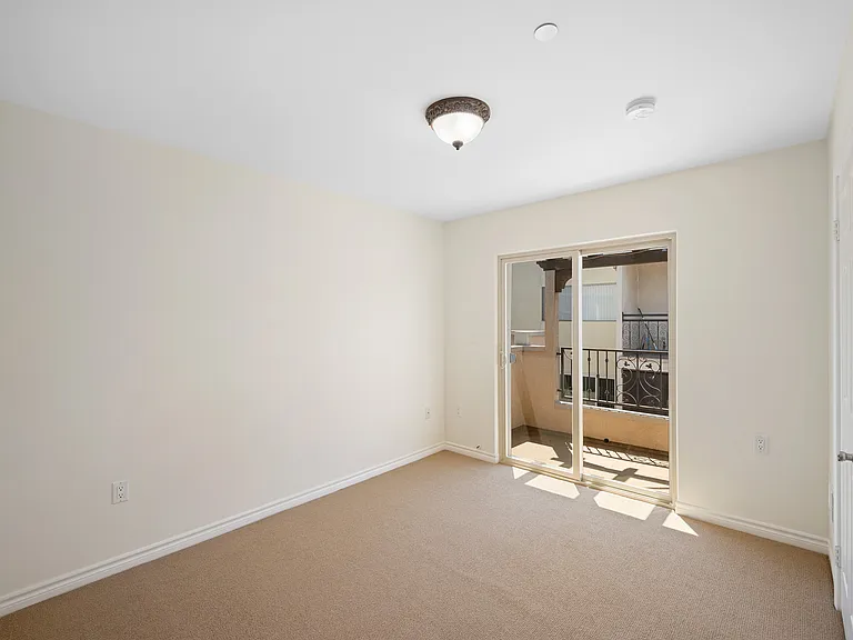 345 W Loraine St #3 — Photo 26