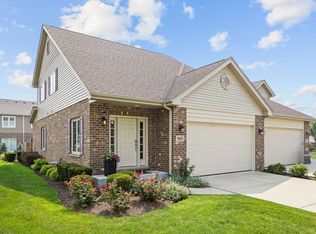 9415 Saratoga Ct, Hickory Hills, IL 60457
