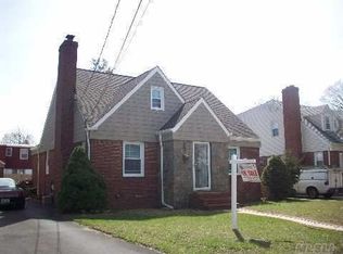 624 Stratford Rd, Baldwin, NY 11510