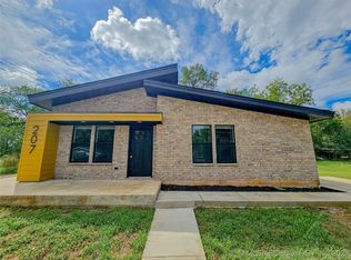 207 E Locust St, Durant, OK 74701