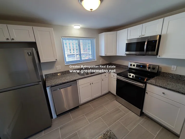 7-9 Holmes St #4B — Photo 2