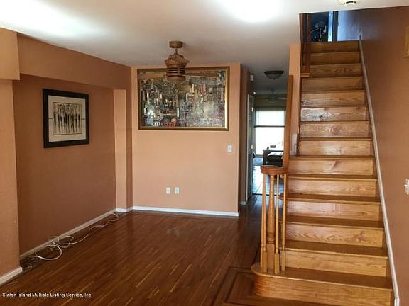 4th image of 435 Father Capodanno Blvd