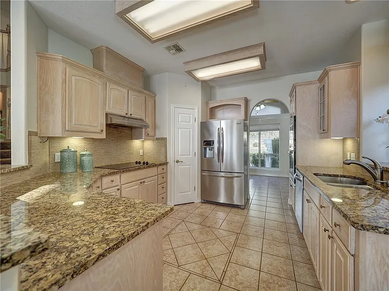 1343 Bayview Dr — Photo 11