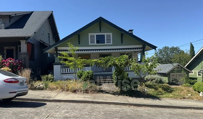837 SE Blakeley Ave — Photo 43