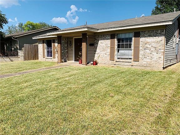 3rd image of 10127 Hymie Cir