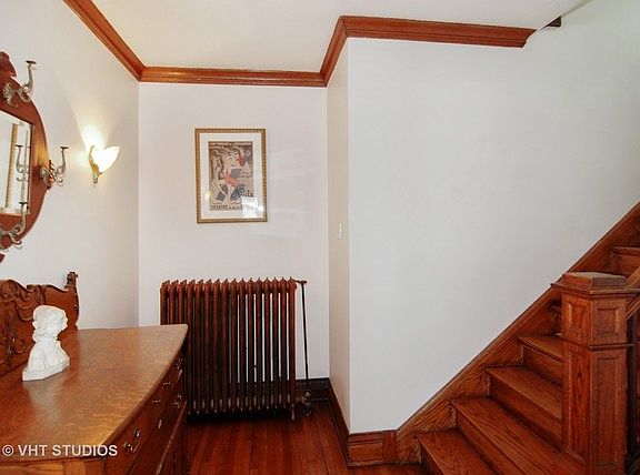 3rd image of 533 S Kenilworth Ave