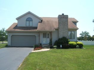 100 Woodbine Dr, Elwood, IL 60421