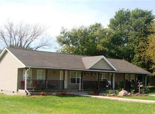 509 N Tucker St, Mentone, IN 46539